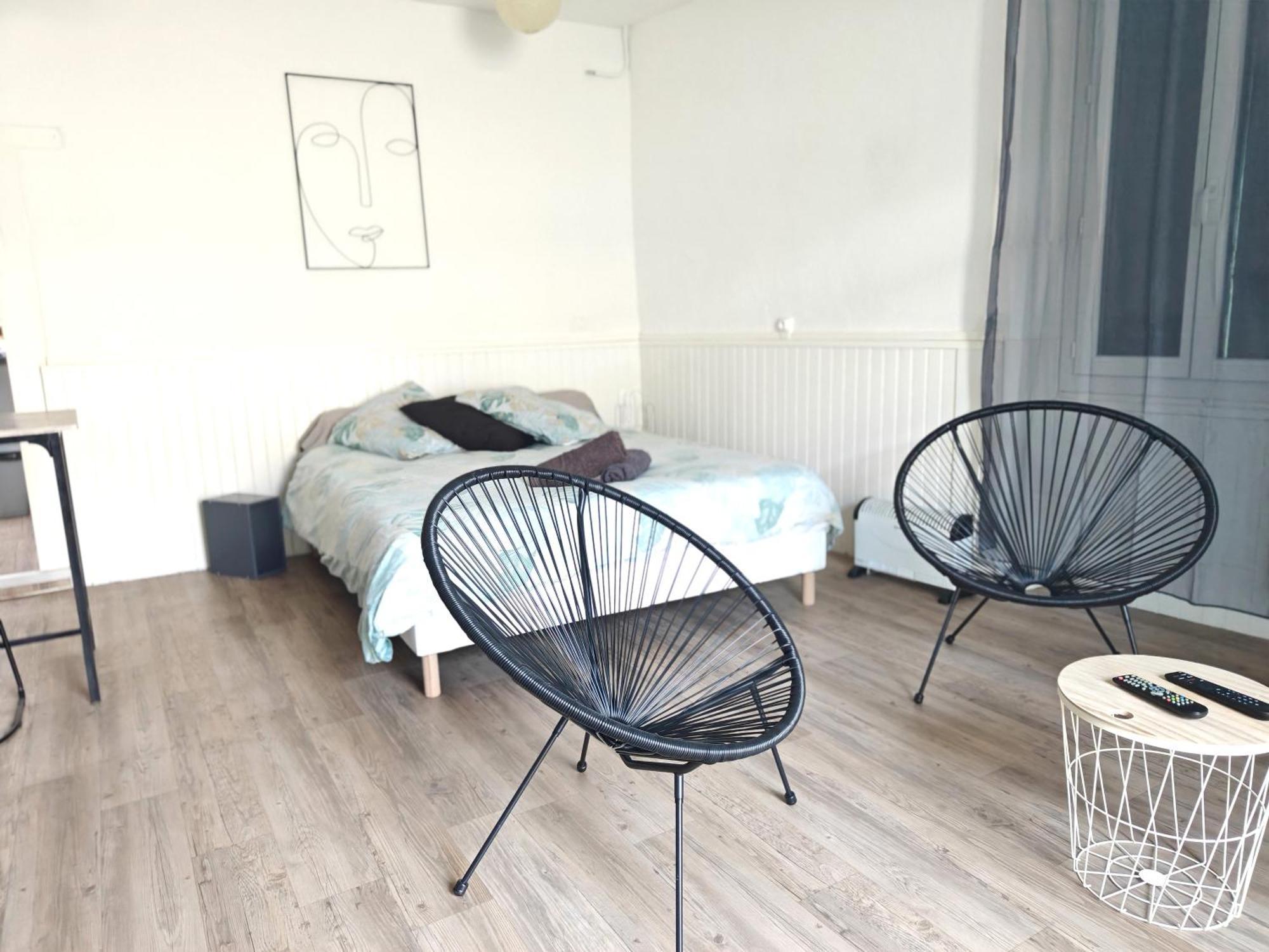 Studio Entier Proche Des Commerces - 1 A 2 Pers - Langon  Kültér fotó